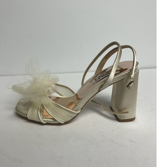 Badgley Mischka Womens Tess Sandal Ivory Size 5.5 M - Picture 1 of 6
